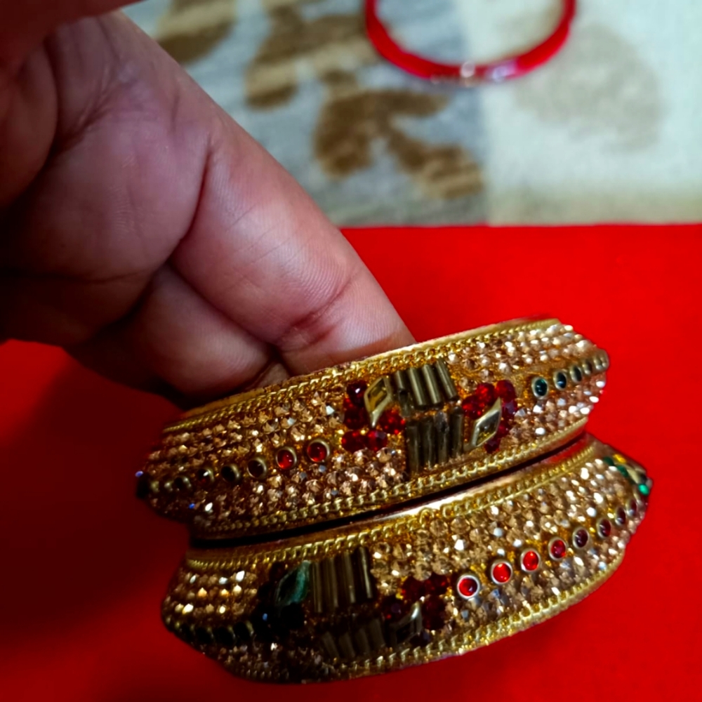Beautiful Bangles set - Picture 2 of 3